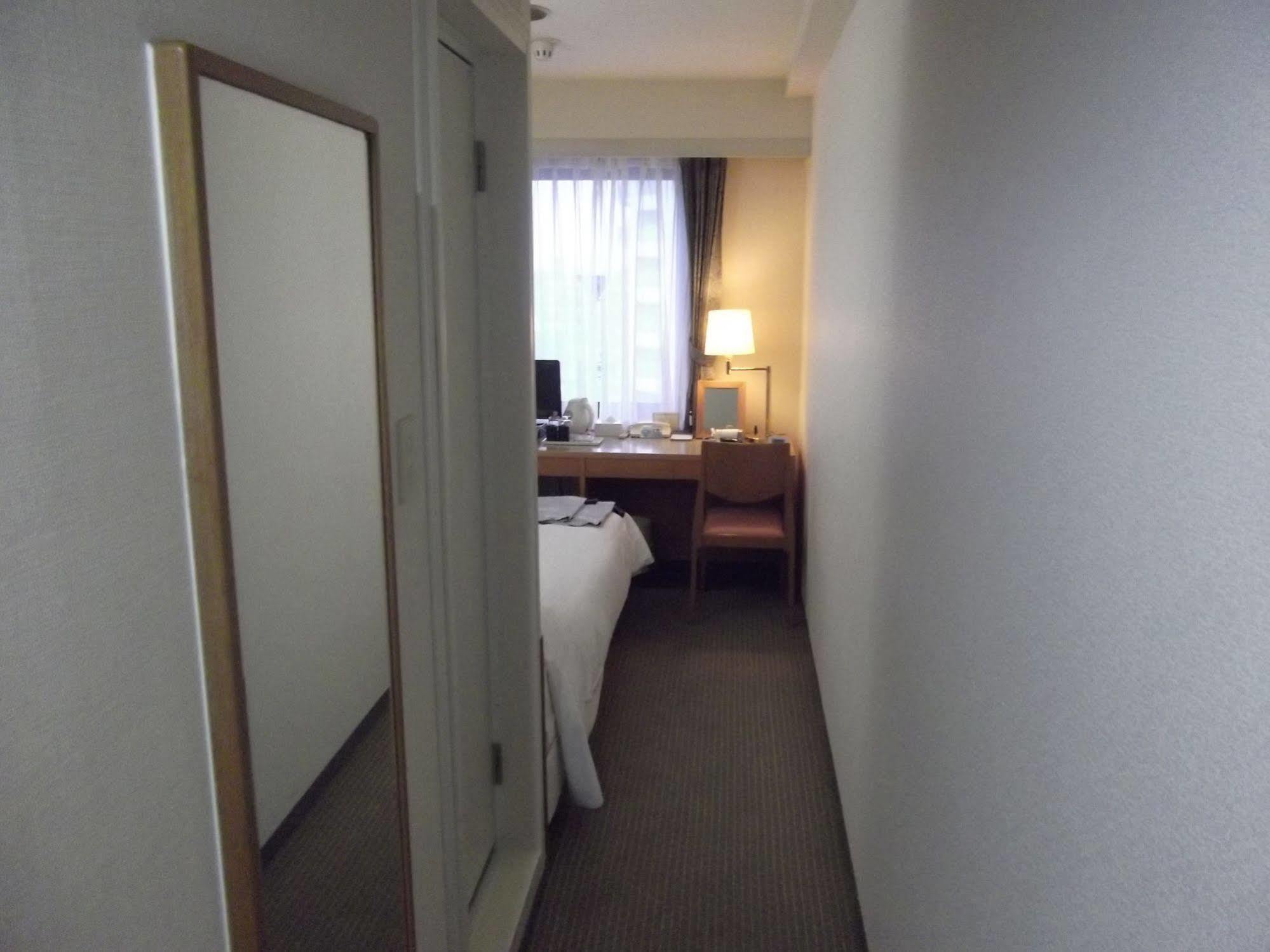 Ichikawa Grand Hotel Exteriör bild